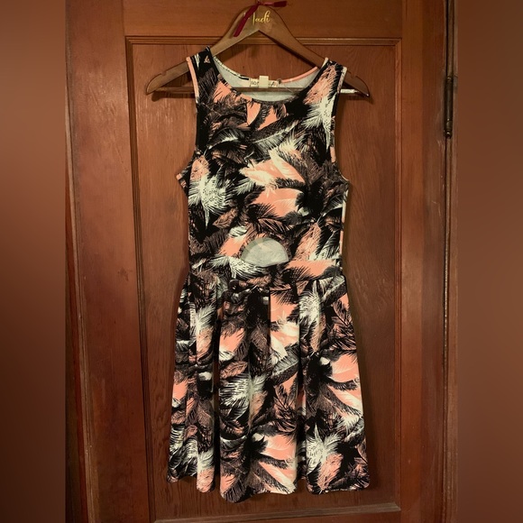 cut out skater dress - Picture 1 of 1